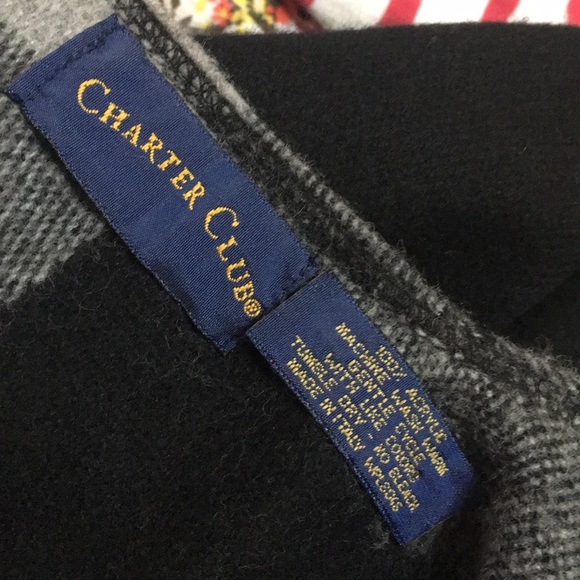 Charter club lightweight soft Cape/shrug Sweater. - Picture 4 of 4